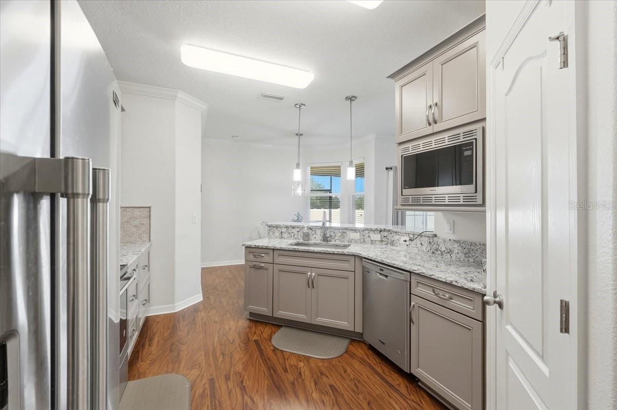 Image 18 of 57 For 225 Franklin Court