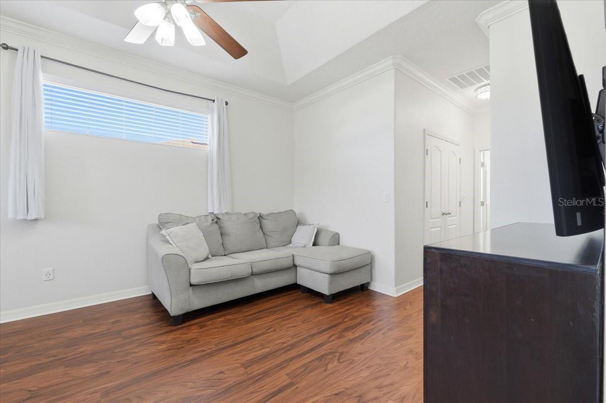 Image 24 of 57 For 225 Franklin Court