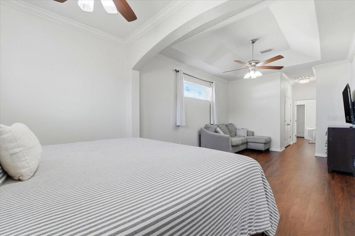 Image 27 of 57 For 225 Franklin Court