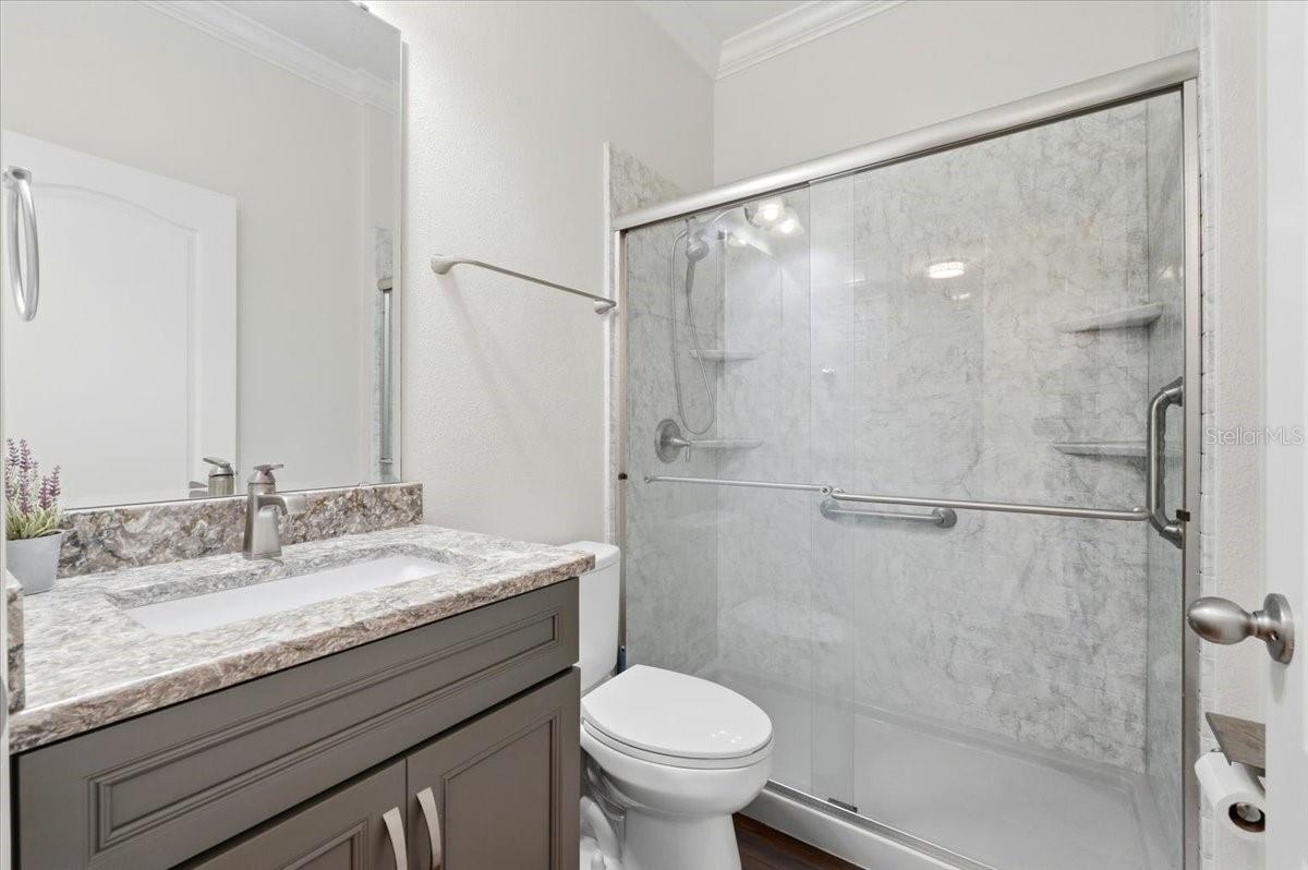 Image 37 of 57 For 225 Franklin Court