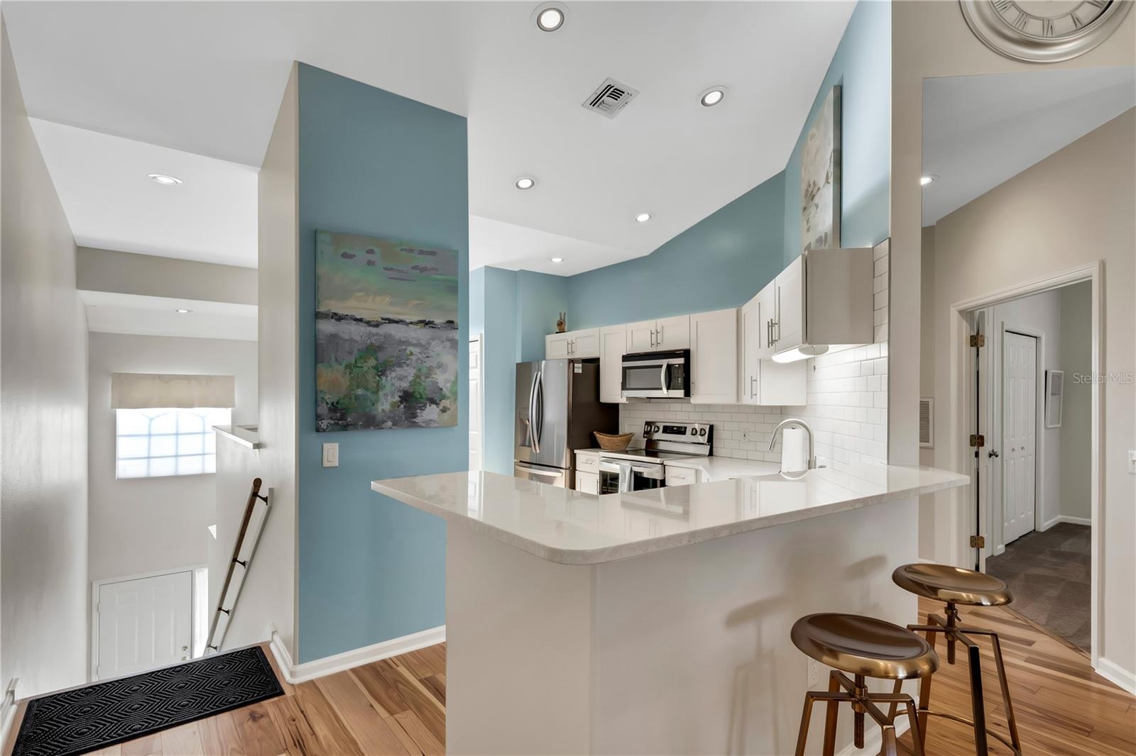 Image 4 of 58 For 421 Enclave Place