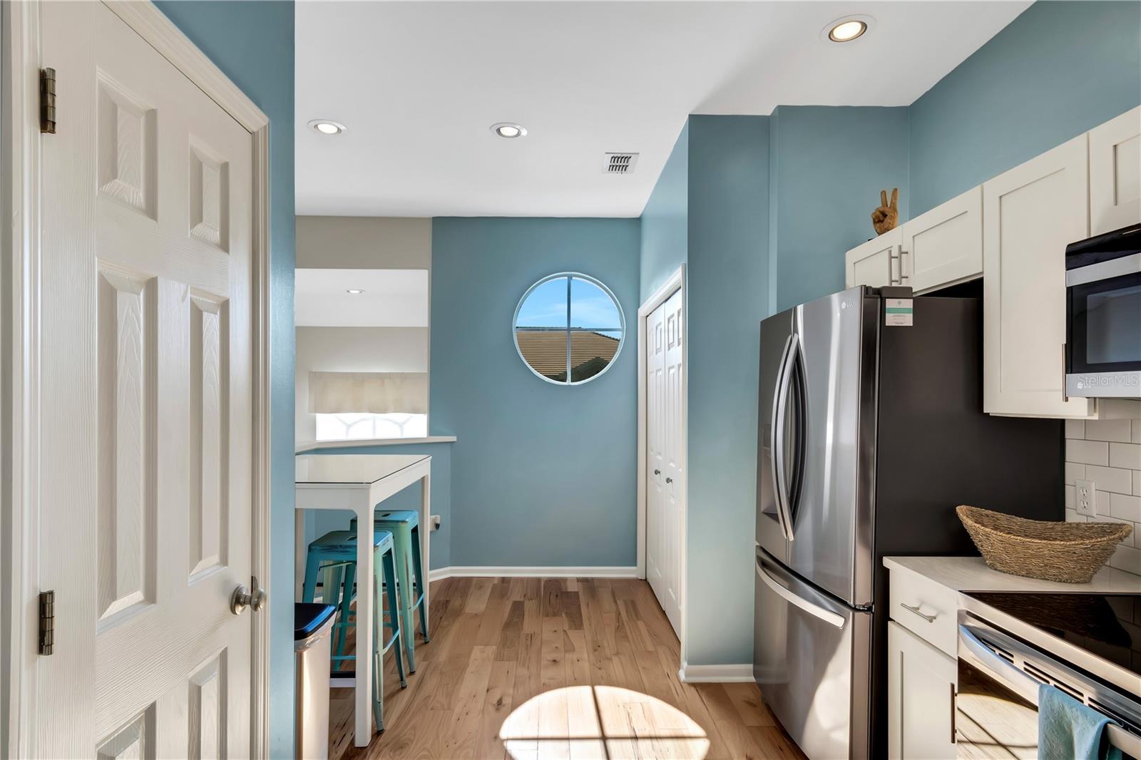 Image 8 of 58 For 421 Enclave Place