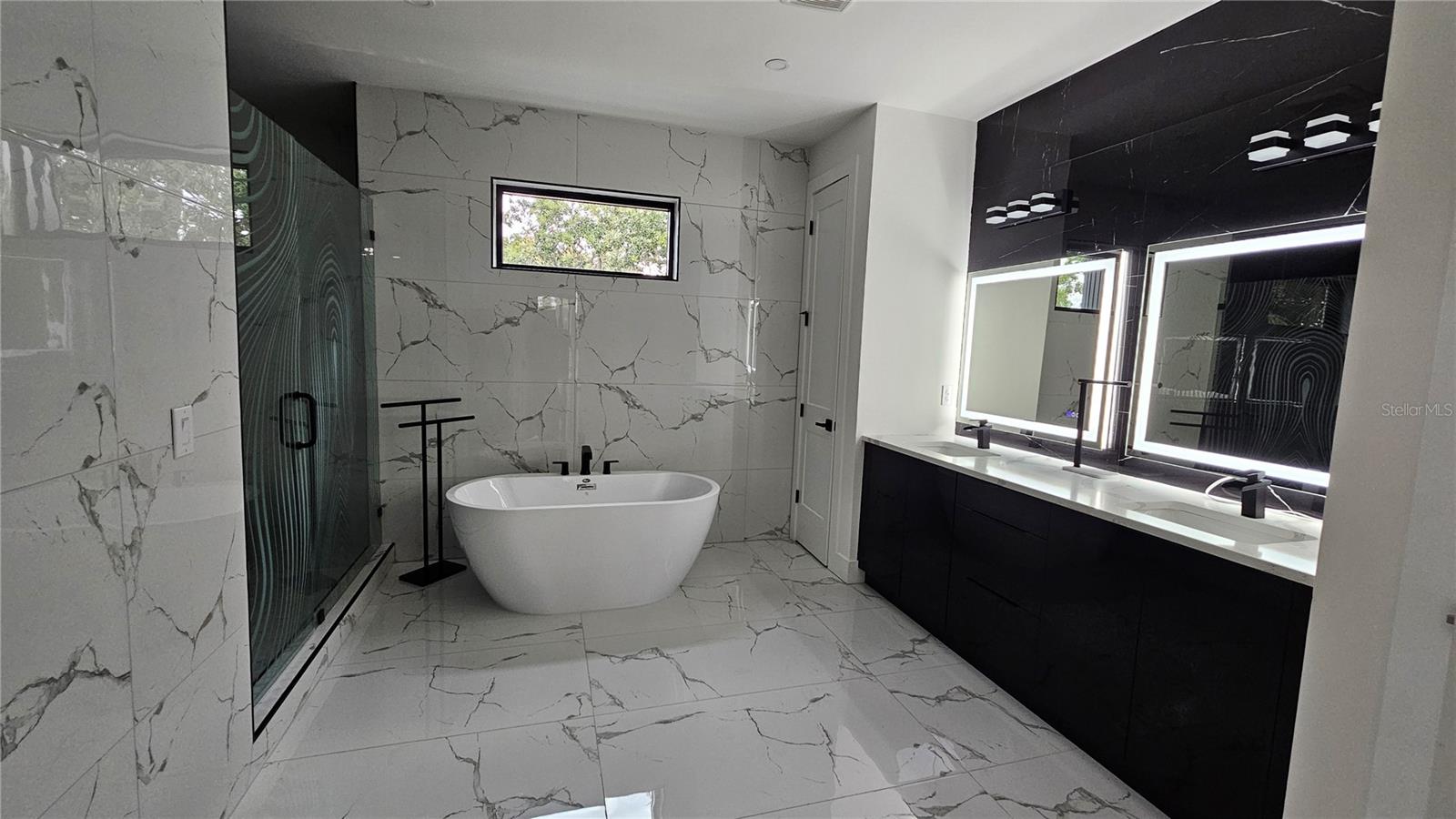 Image 20 of 30 For 3207 Manhattan Avenue