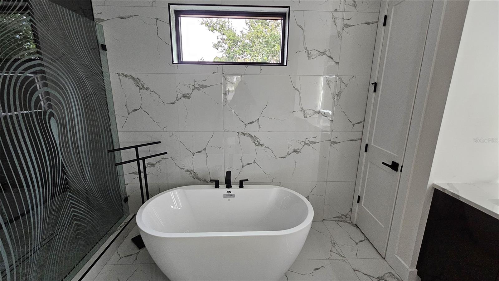 Image 21 of 30 For 3207 Manhattan Avenue