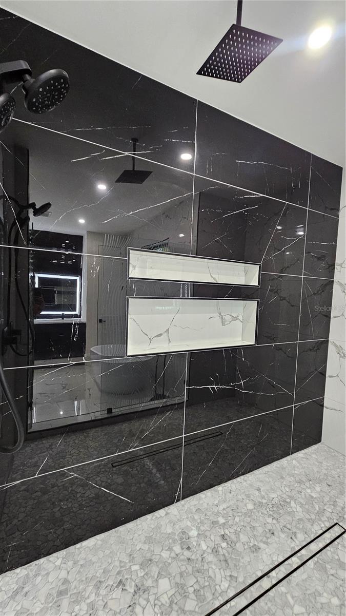 Image 22 of 30 For 3207 Manhattan Avenue