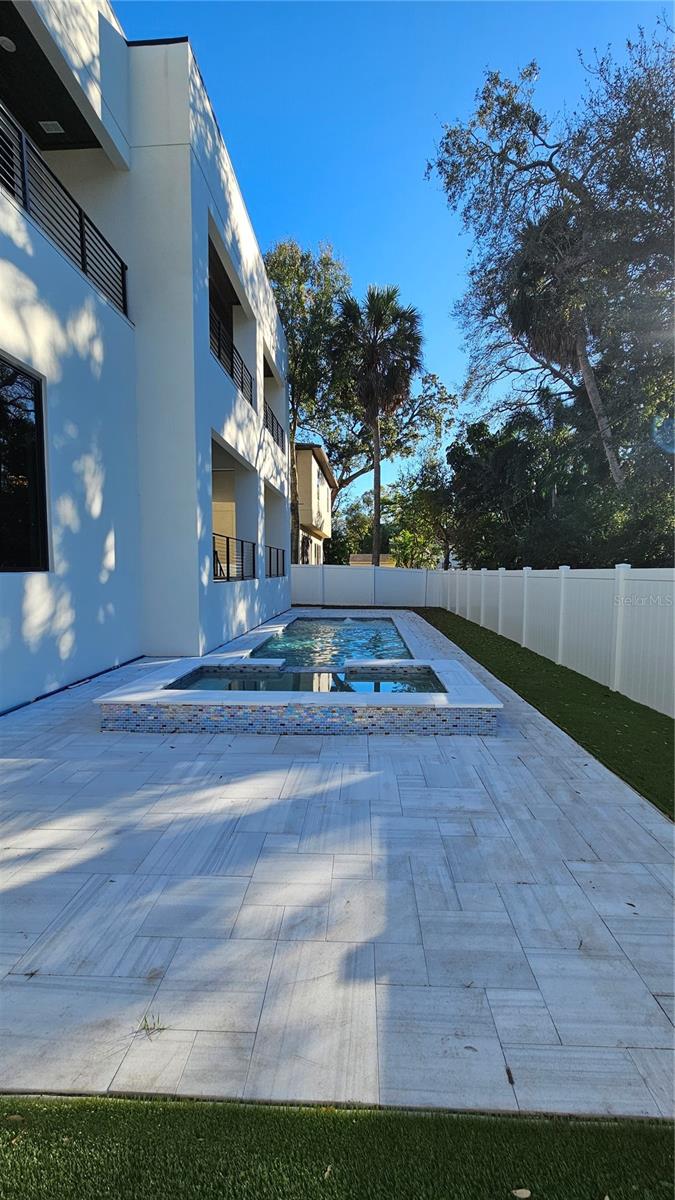 Image 25 of 30 For 3207 Manhattan Avenue