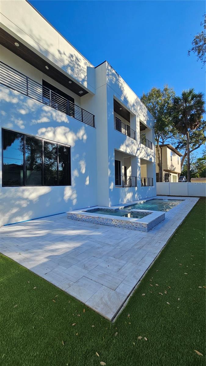 Image 27 of 30 For 3207 Manhattan Avenue