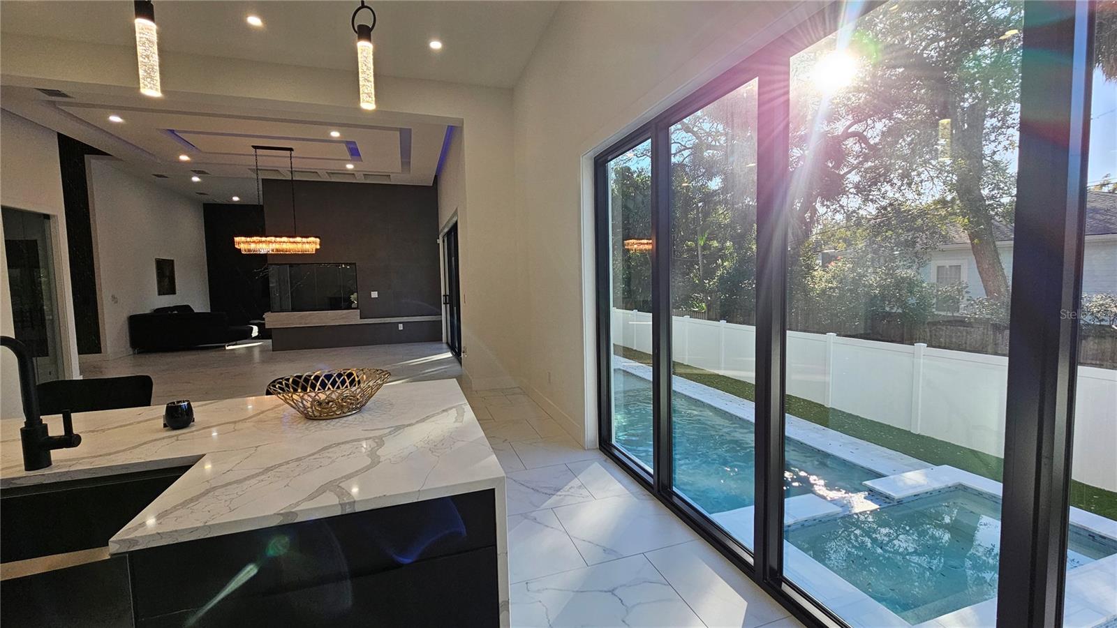 Image 5 of 30 For 3207 Manhattan Avenue