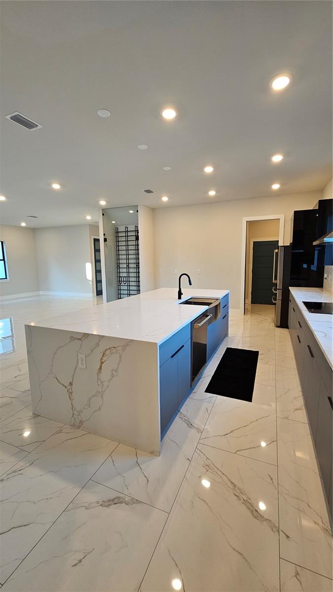 Image 12 of 58 For 4716 Euclid Avenue