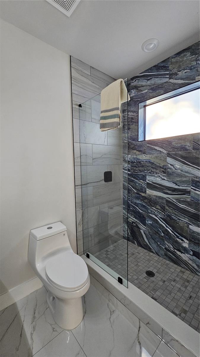 Image 36 of 58 For 4716 Euclid Avenue