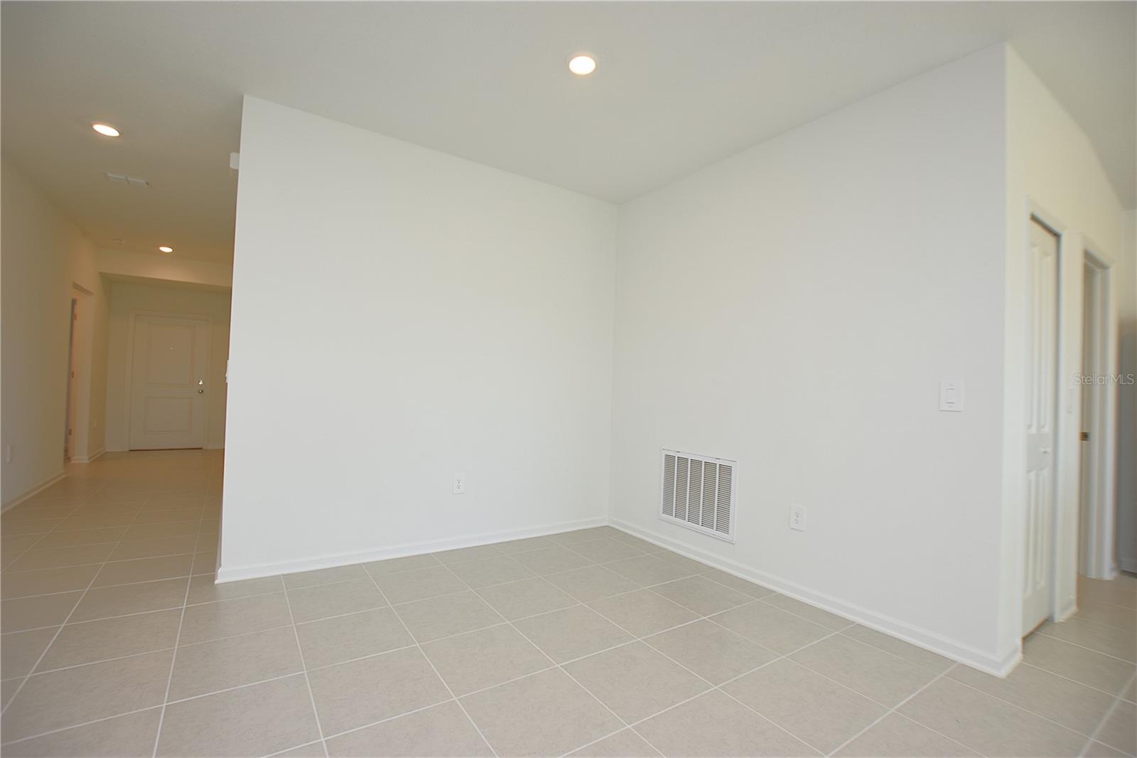 Image 11 of 37 For 2216 Crown Rock Drive