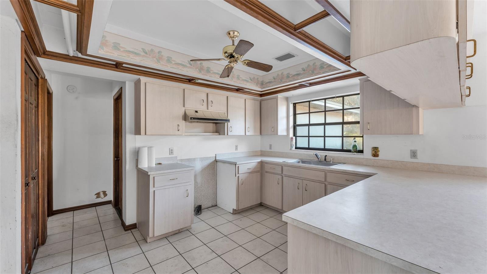 Image 8 of 24 For 1324 Costine Drive