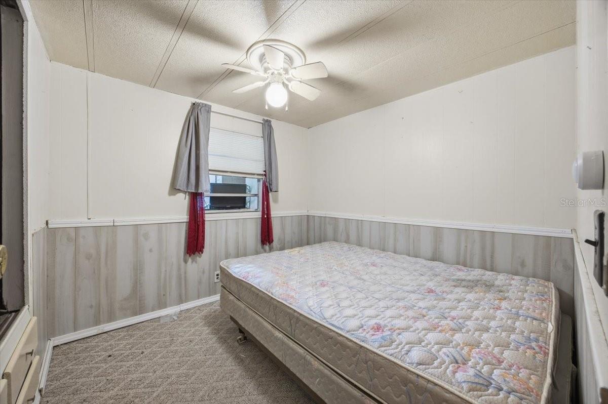 Image 16 of 37 For 10513 Lynnwood Avenue