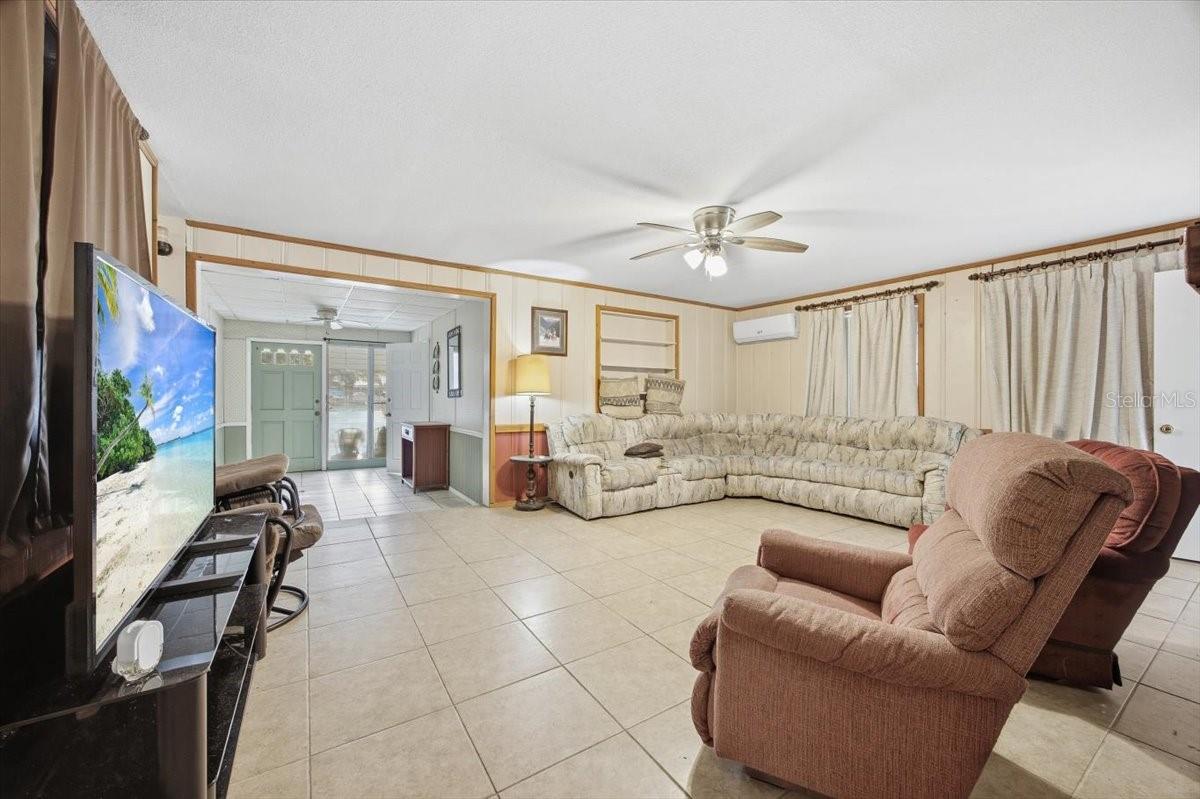 Image 5 of 37 For 10513 Lynnwood Avenue