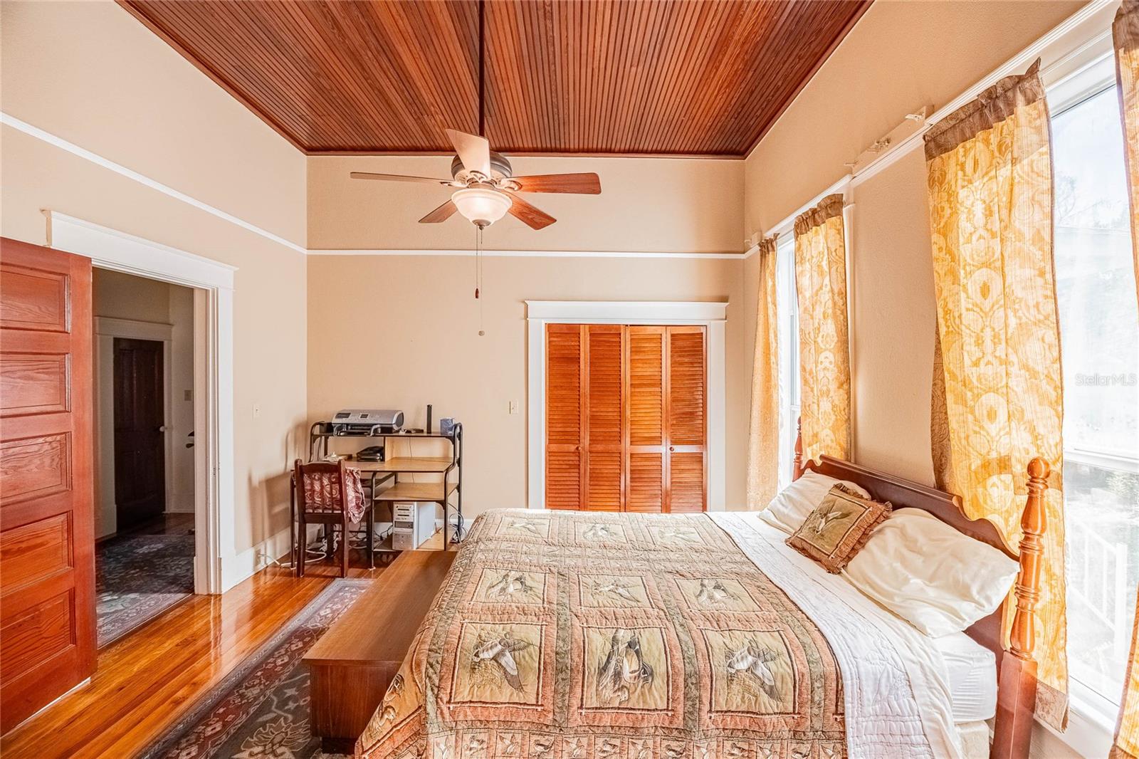 Image 15 of 68 For 102 Lakeshore Boulevard