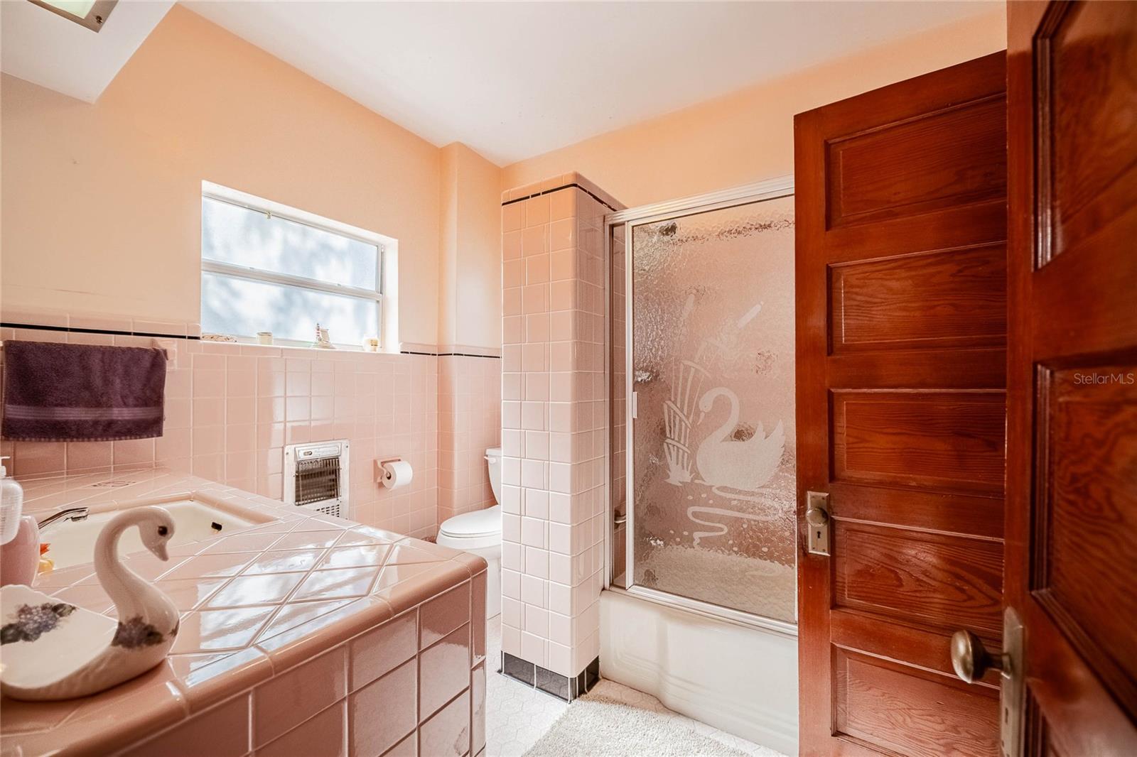 Image 27 of 68 For 102 Lakeshore Boulevard