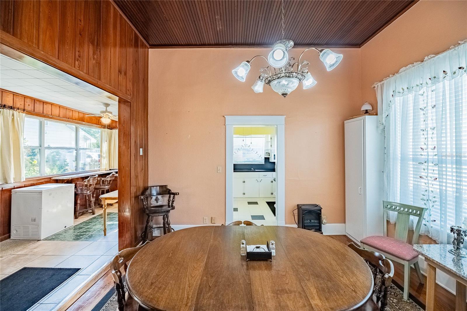 Image 33 of 68 For 102 Lakeshore Boulevard