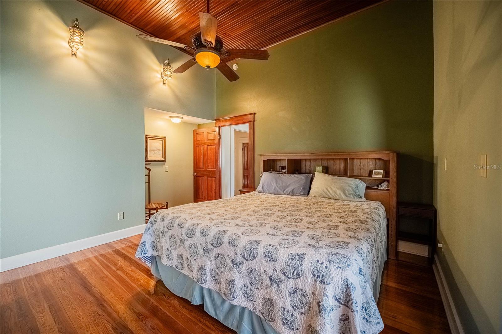 Image 6 of 68 For 102 Lakeshore Boulevard