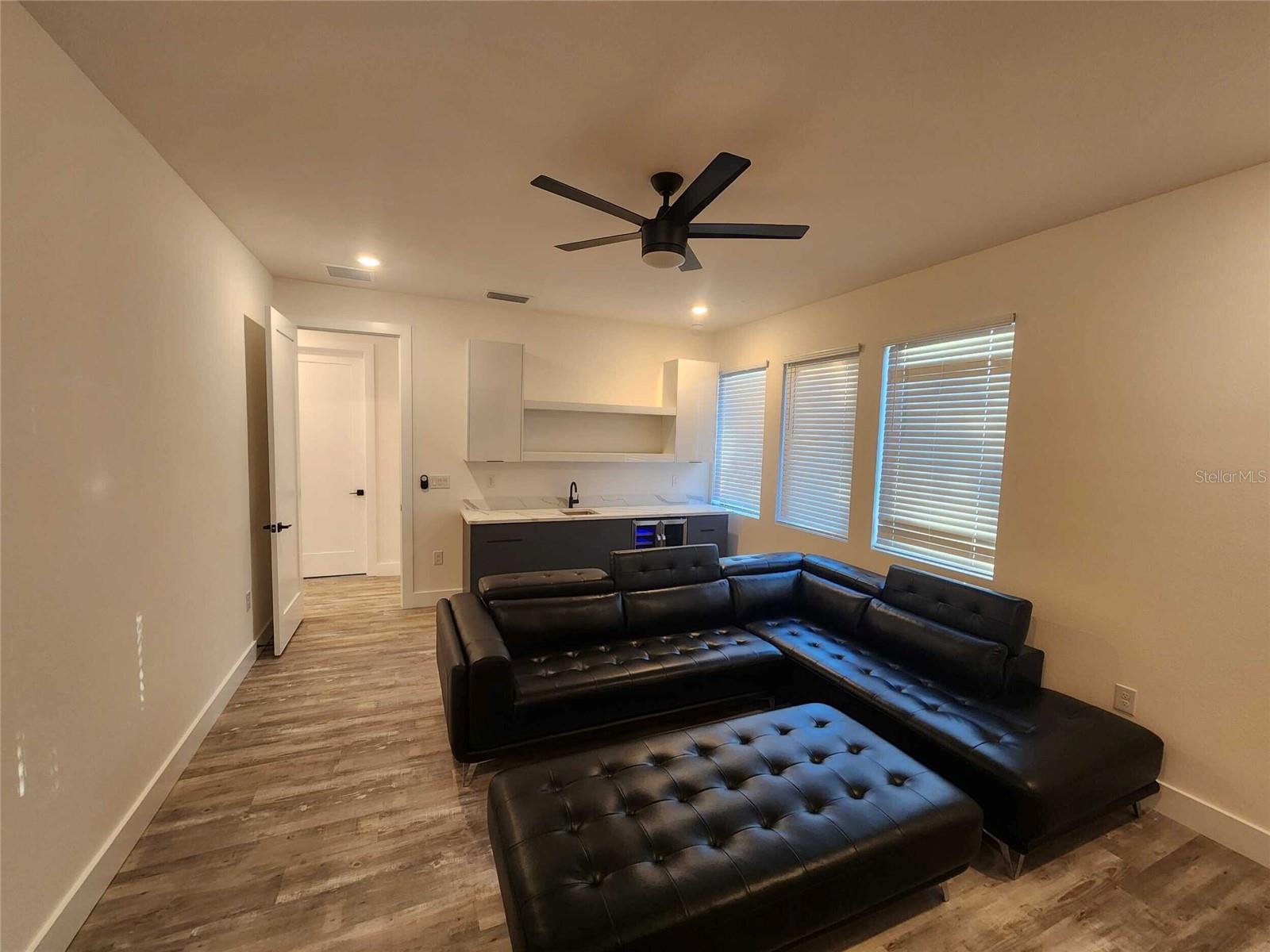 Image 17 of 20 For 3615 Anderson Avenue