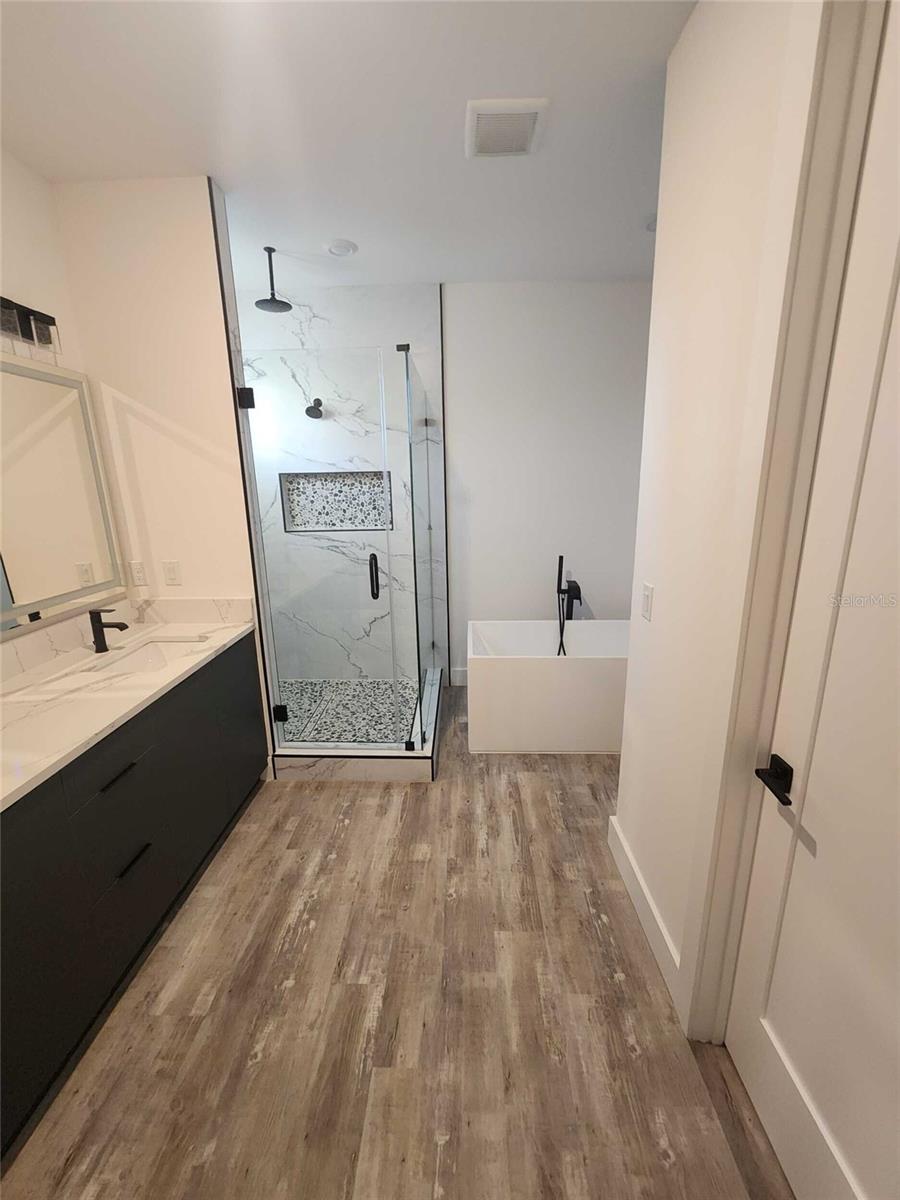 Image 9 of 20 For 3615 Anderson Avenue