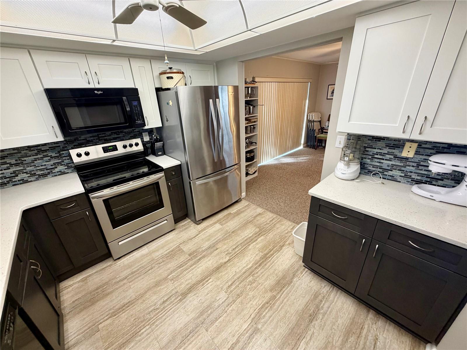 Image 17 of 34 For 515 Cameo Drive