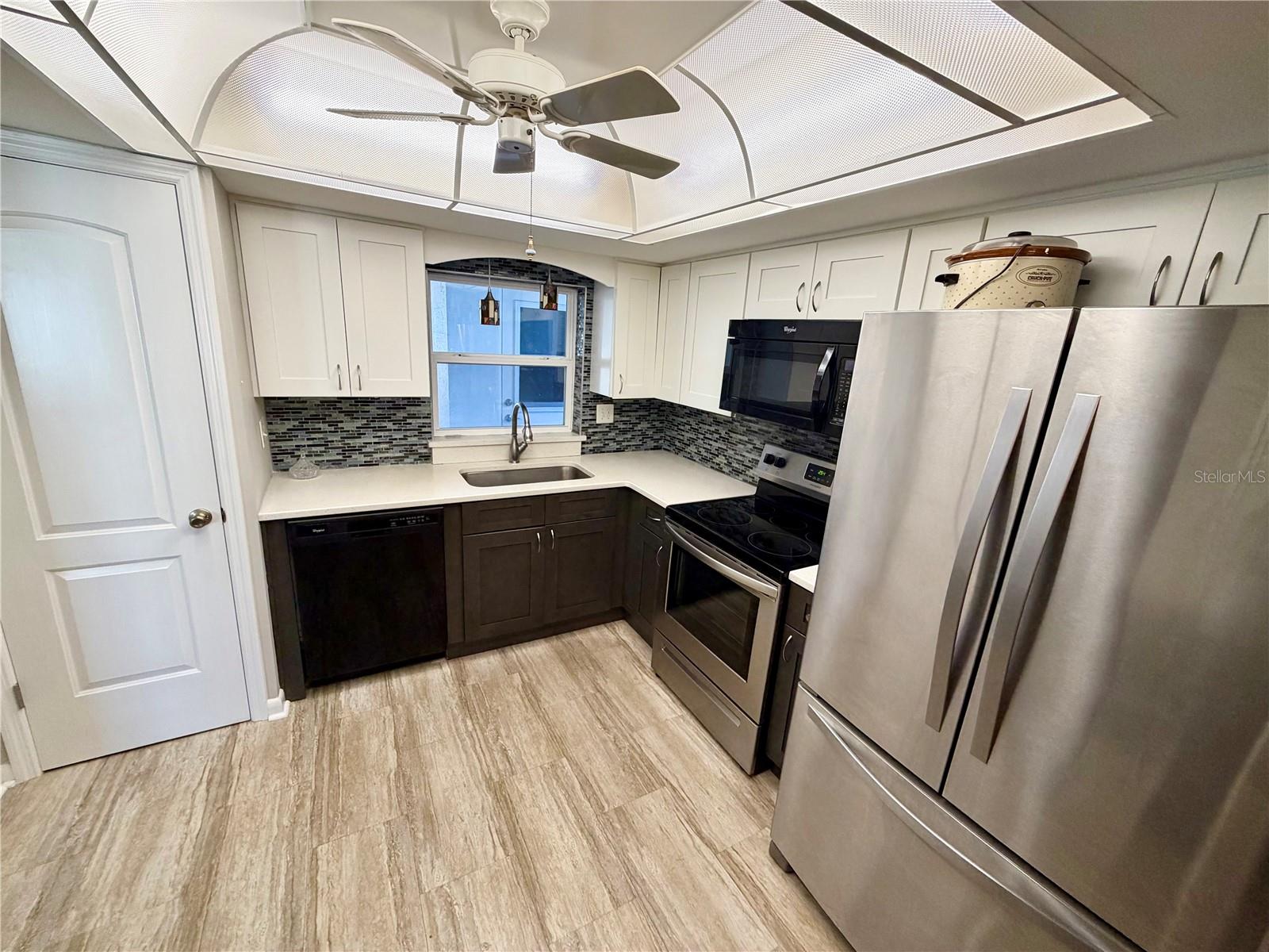 Image 20 of 34 For 515 Cameo Drive