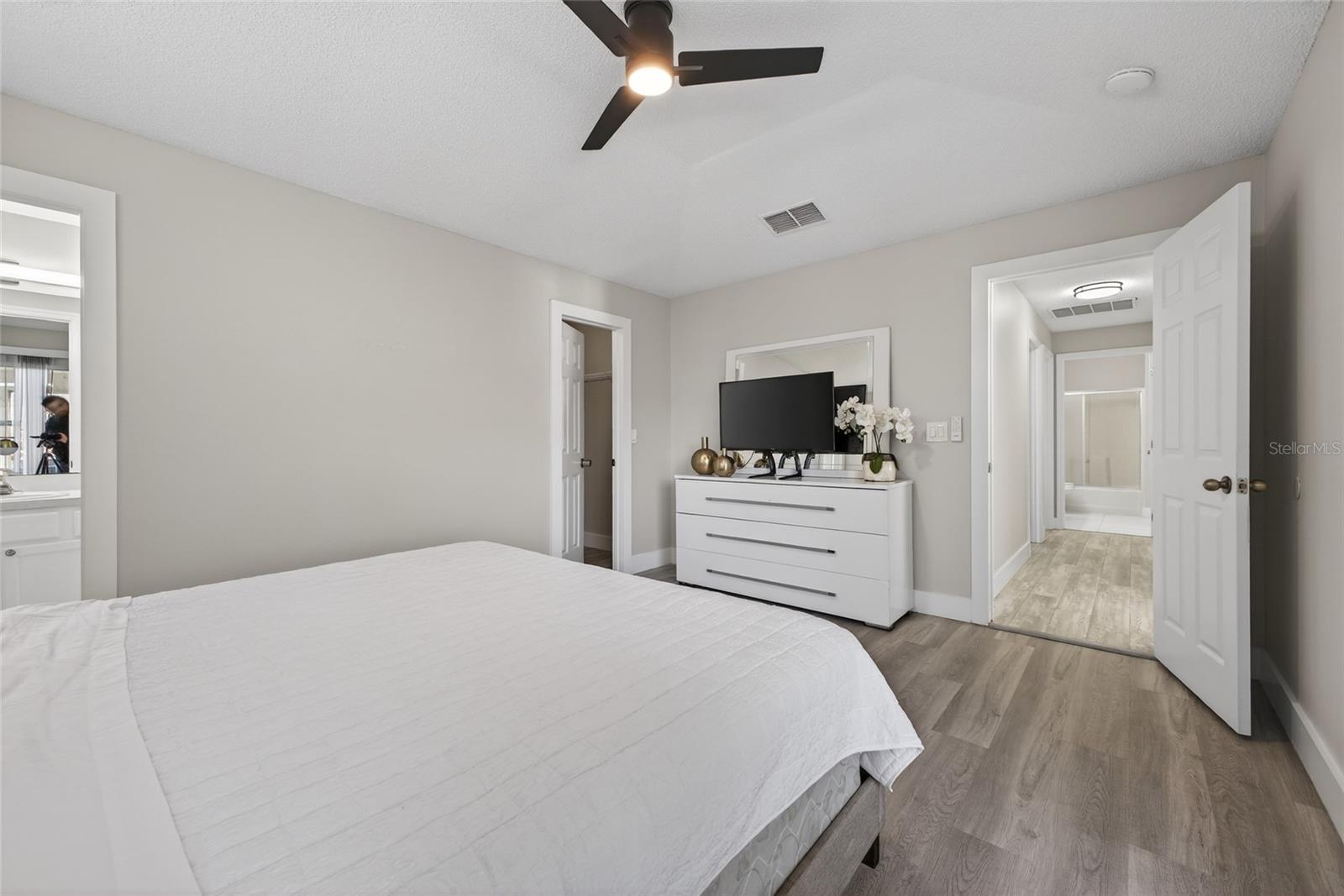 Image 21 of 47 For 2212 Mallory Circle