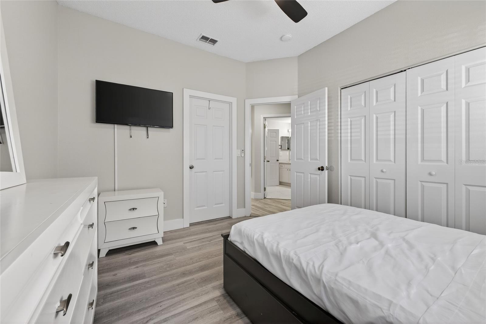 Image 39 of 47 For 2212 Mallory Circle