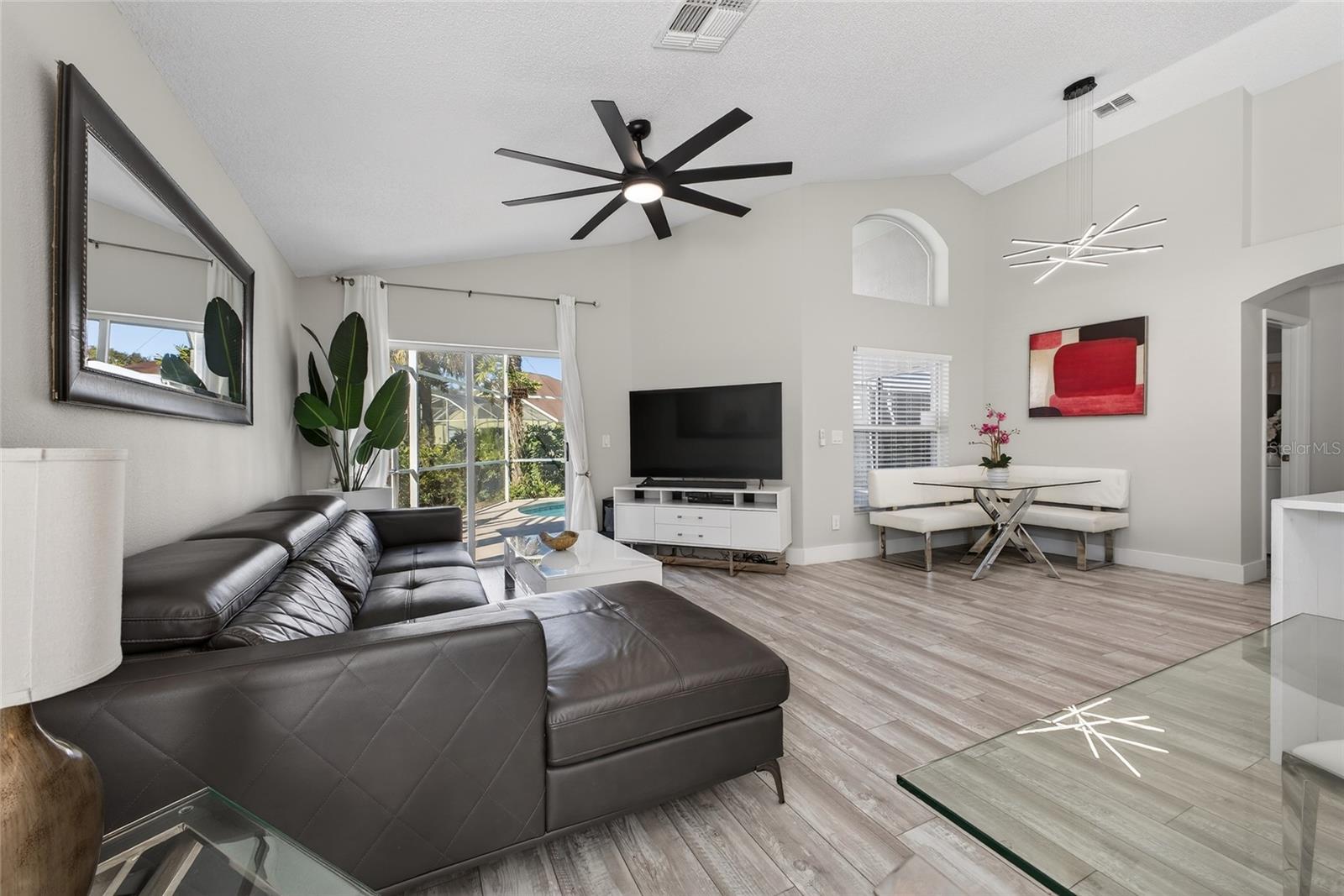 Image 5 of 47 For 2212 Mallory Circle