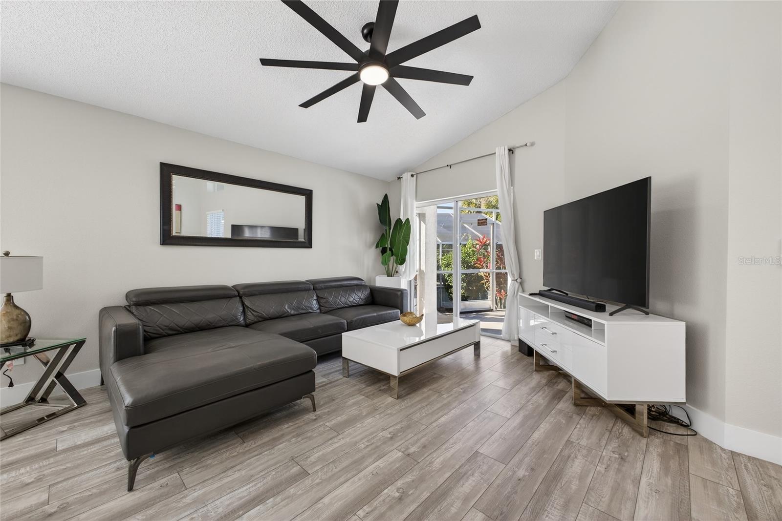 Image 8 of 47 For 2212 Mallory Circle