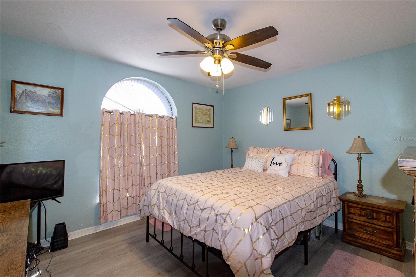 Image 12 of 37 For 2124 Glen Heights Place