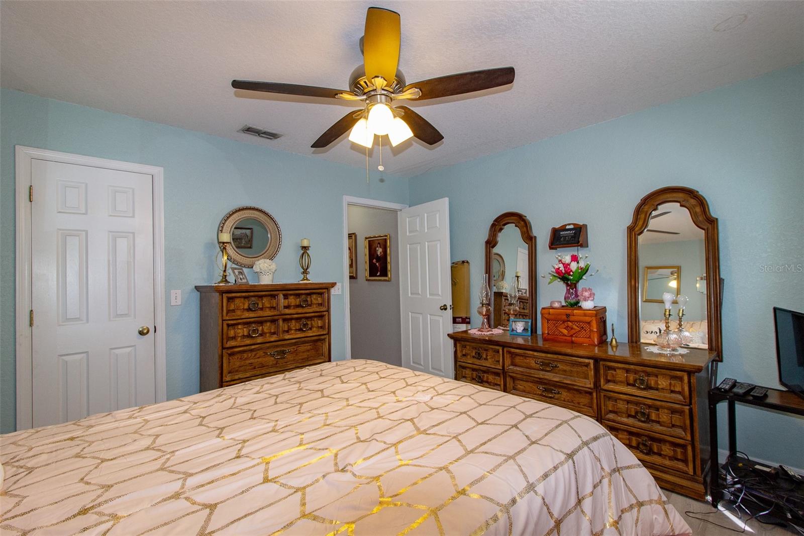 Image 13 of 37 For 2124 Glen Heights Place