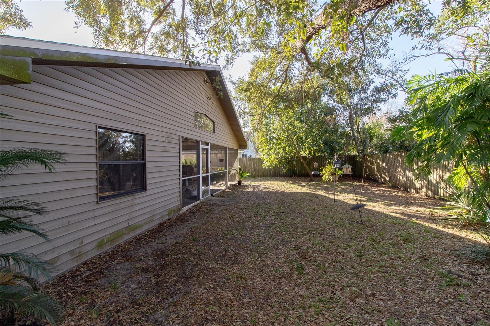 Image 35 of 37 For 2124 Glen Heights Place