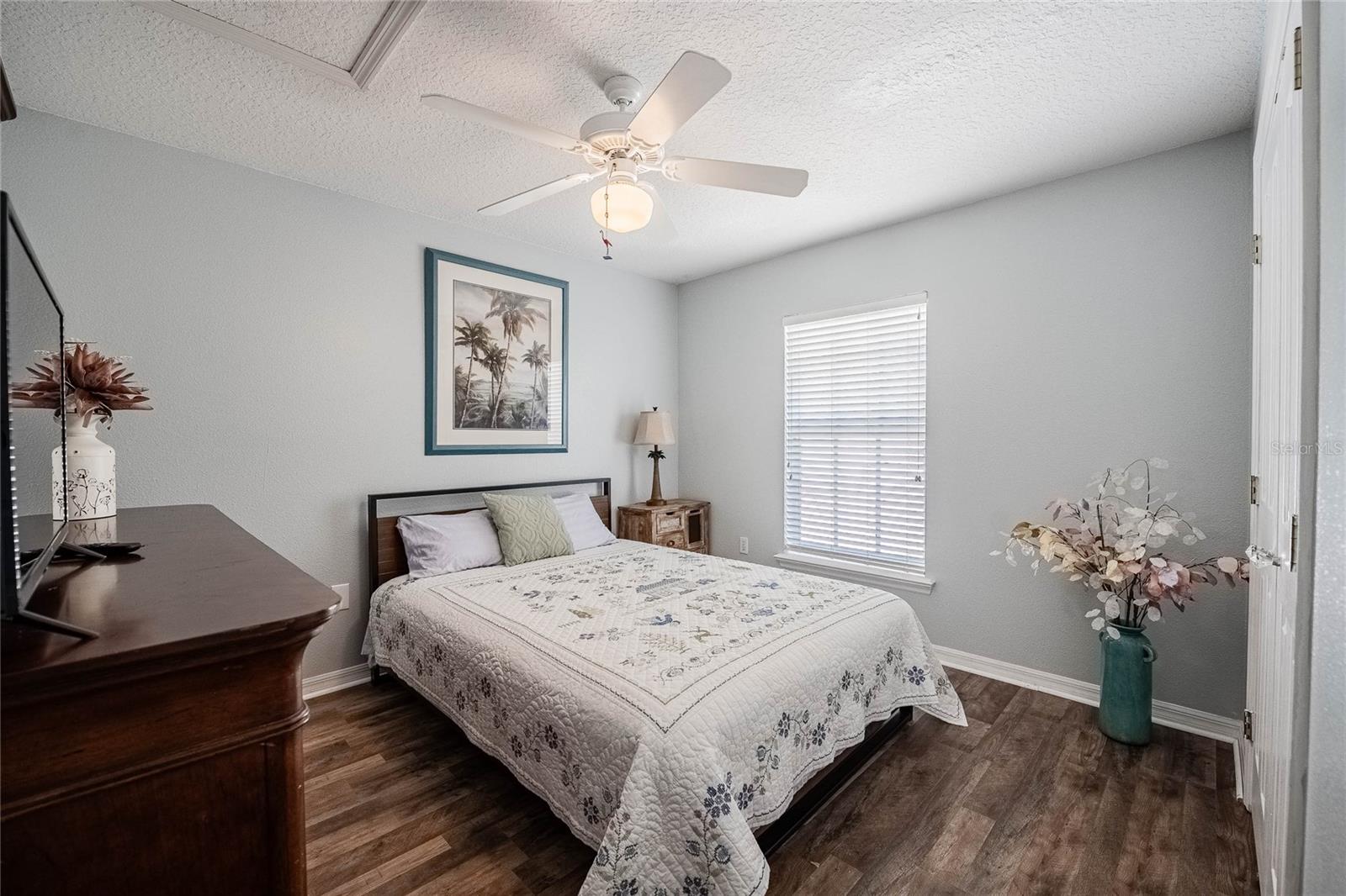 Image 11 of 38 For 5837 Manchester Drive W