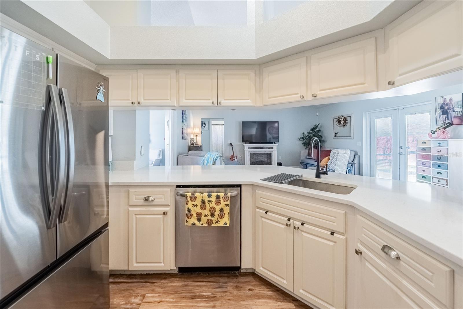 Image 17 of 38 For 5837 Manchester Drive W