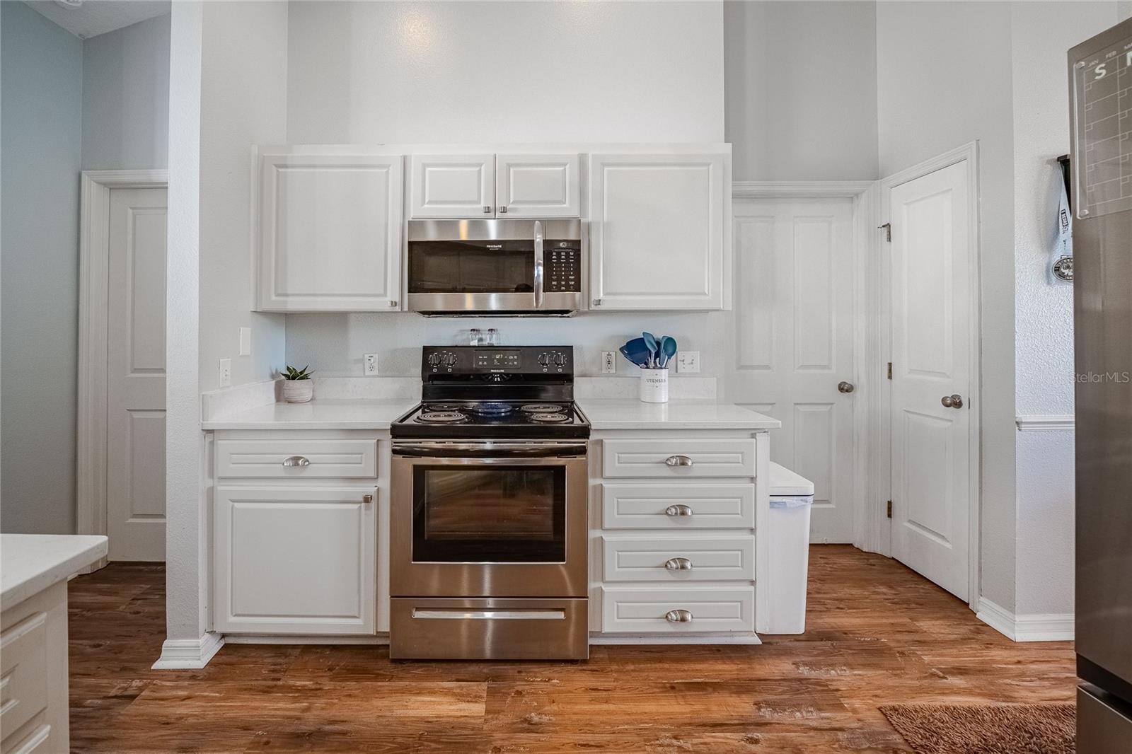 Image 18 of 38 For 5837 Manchester Drive W