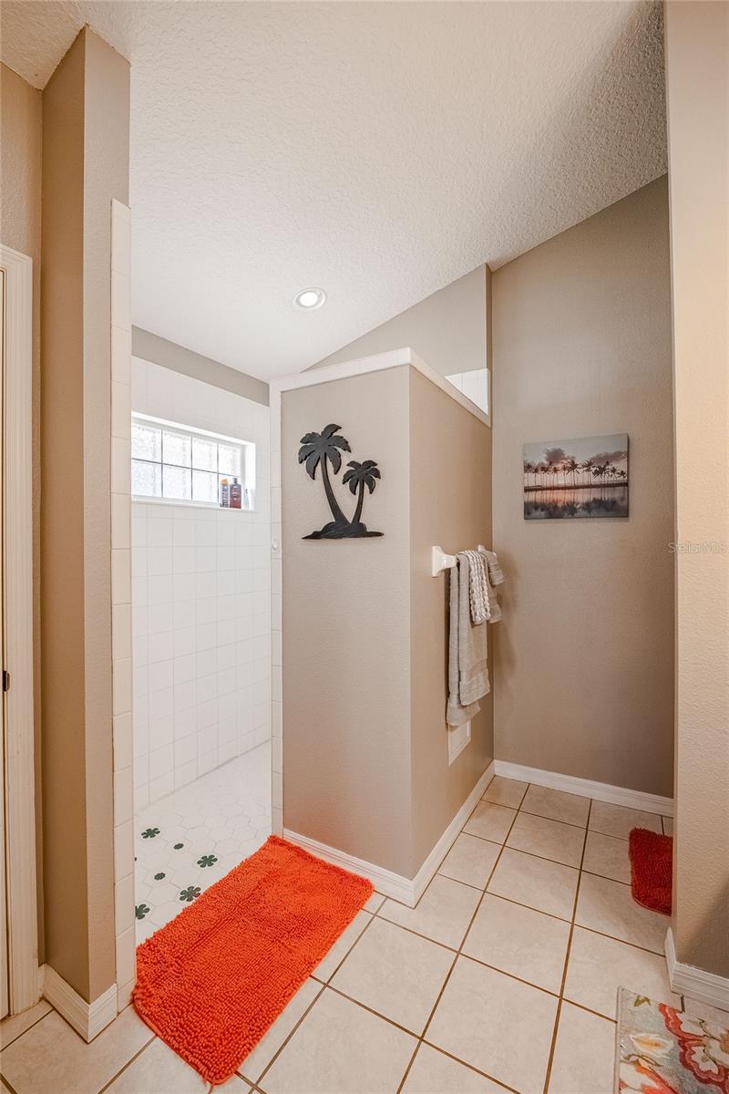 Image 24 of 38 For 5837 Manchester Drive W