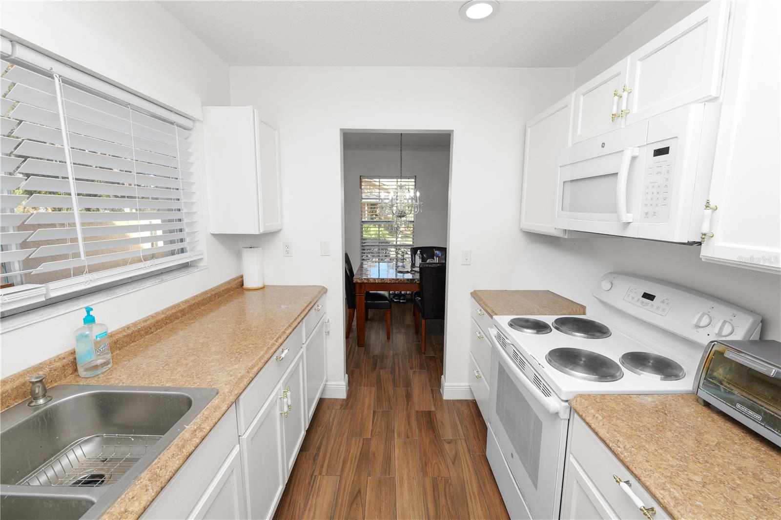 Image 11 of 41 For 11902 Lakemist Circle 11902