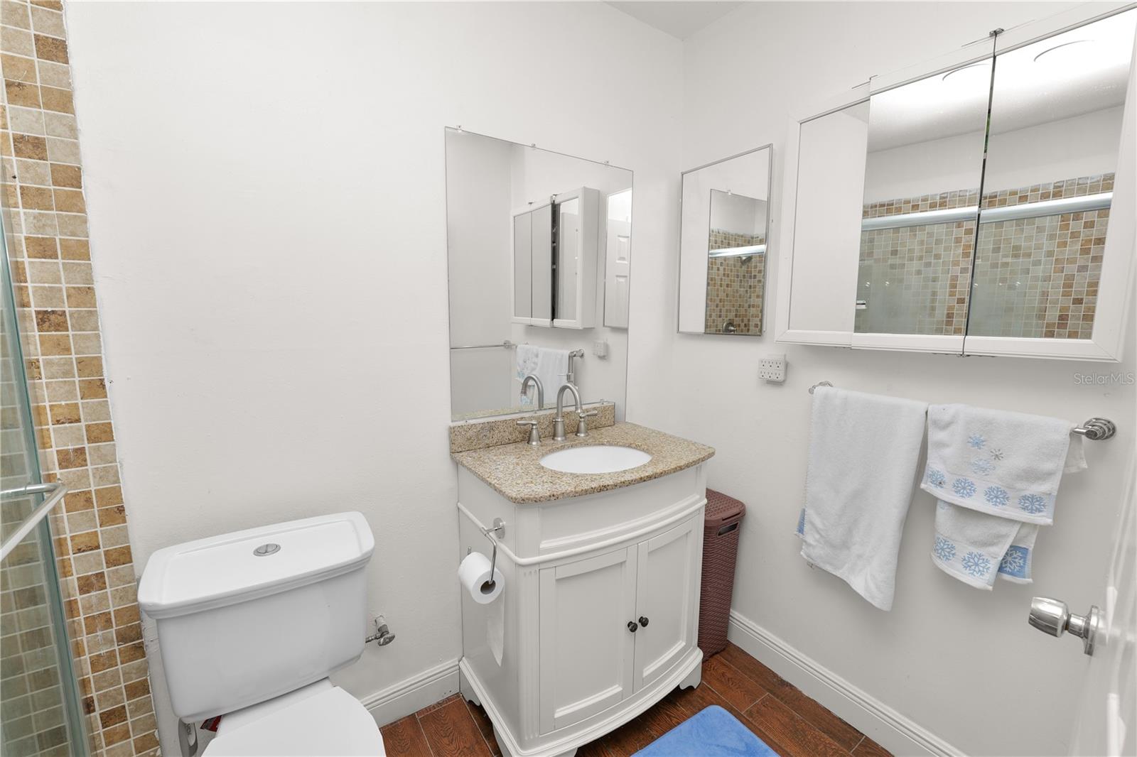 Image 16 of 41 For 11902 Lakemist Circle 11902