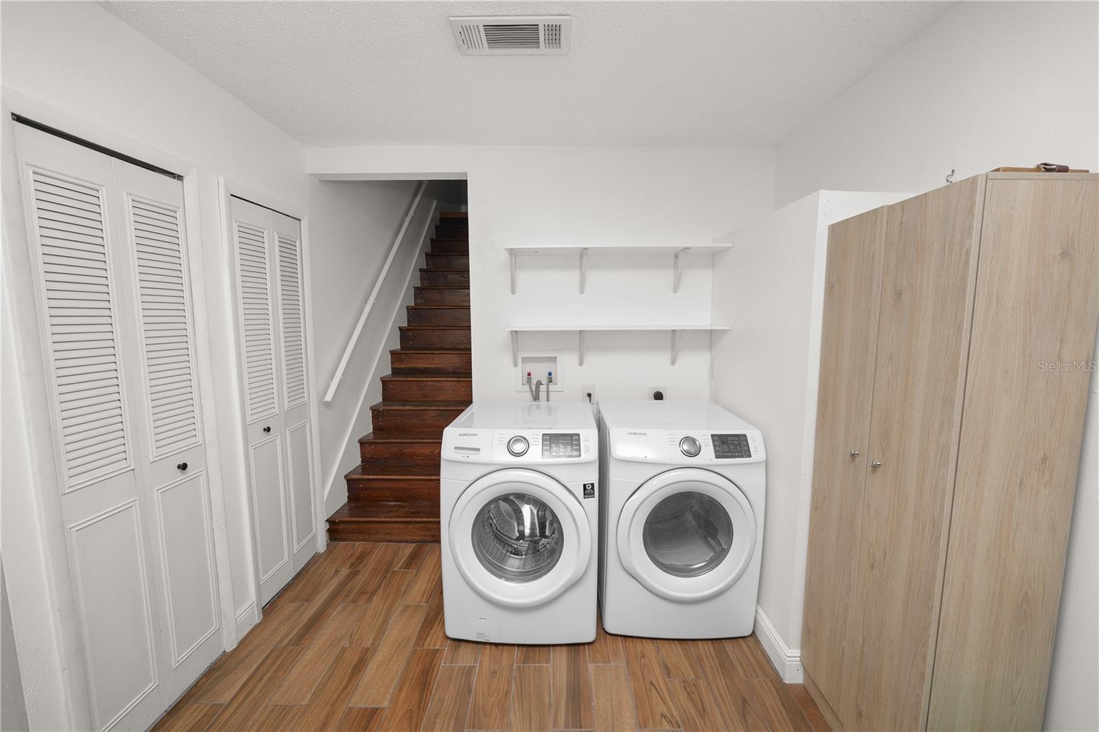 Image 18 of 41 For 11902 Lakemist Circle 11902