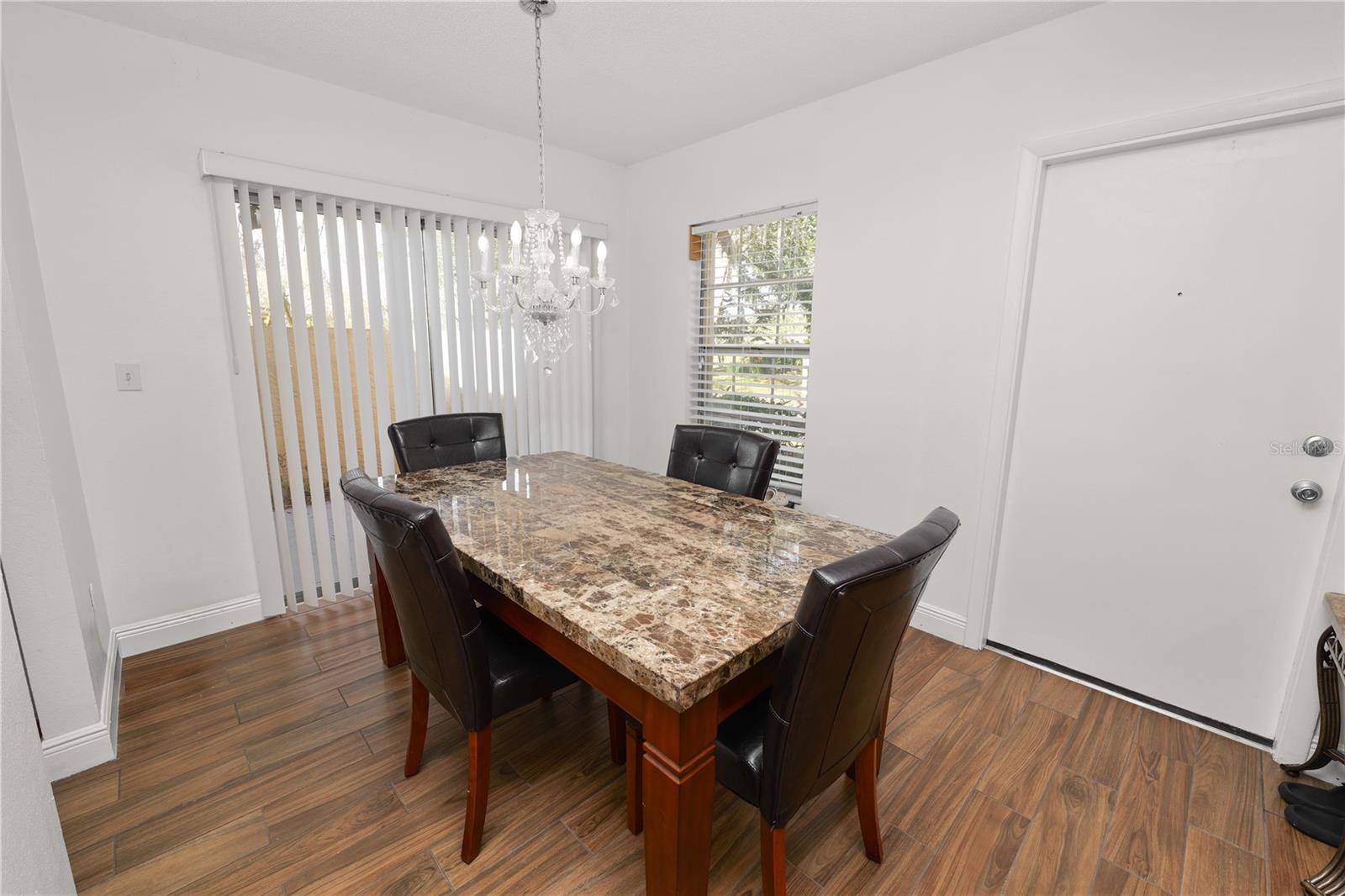 Image 7 of 41 For 11902 Lakemist Circle 11902