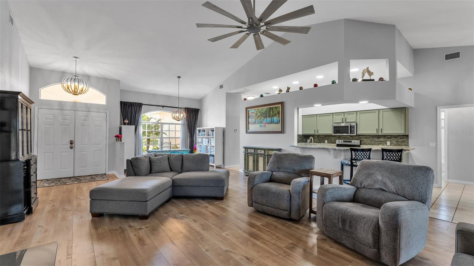 Image 10 of 44 For 6442 Bendelow Drive