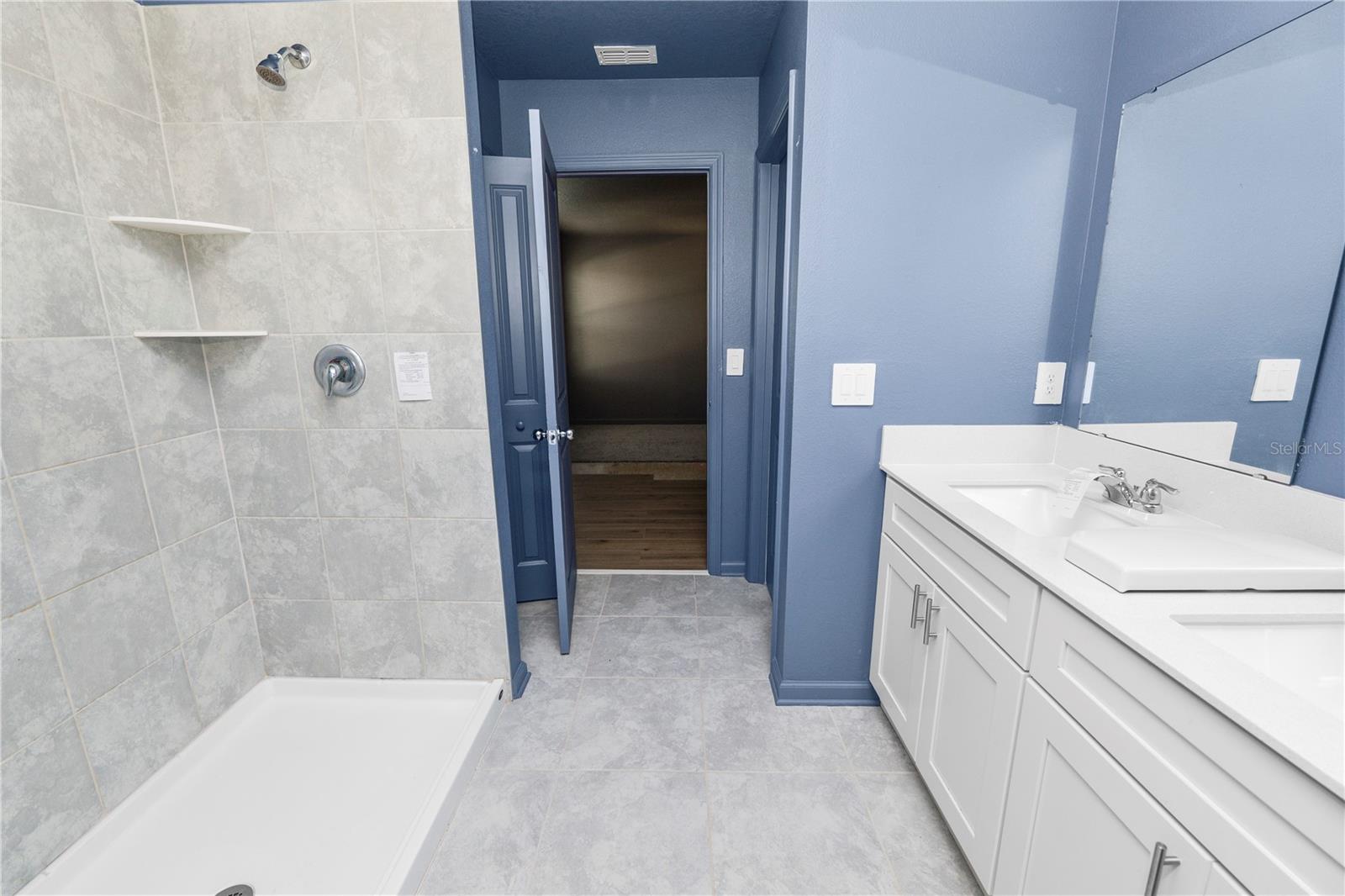 Image 22 of 33 For 1465 Deepwater Circle