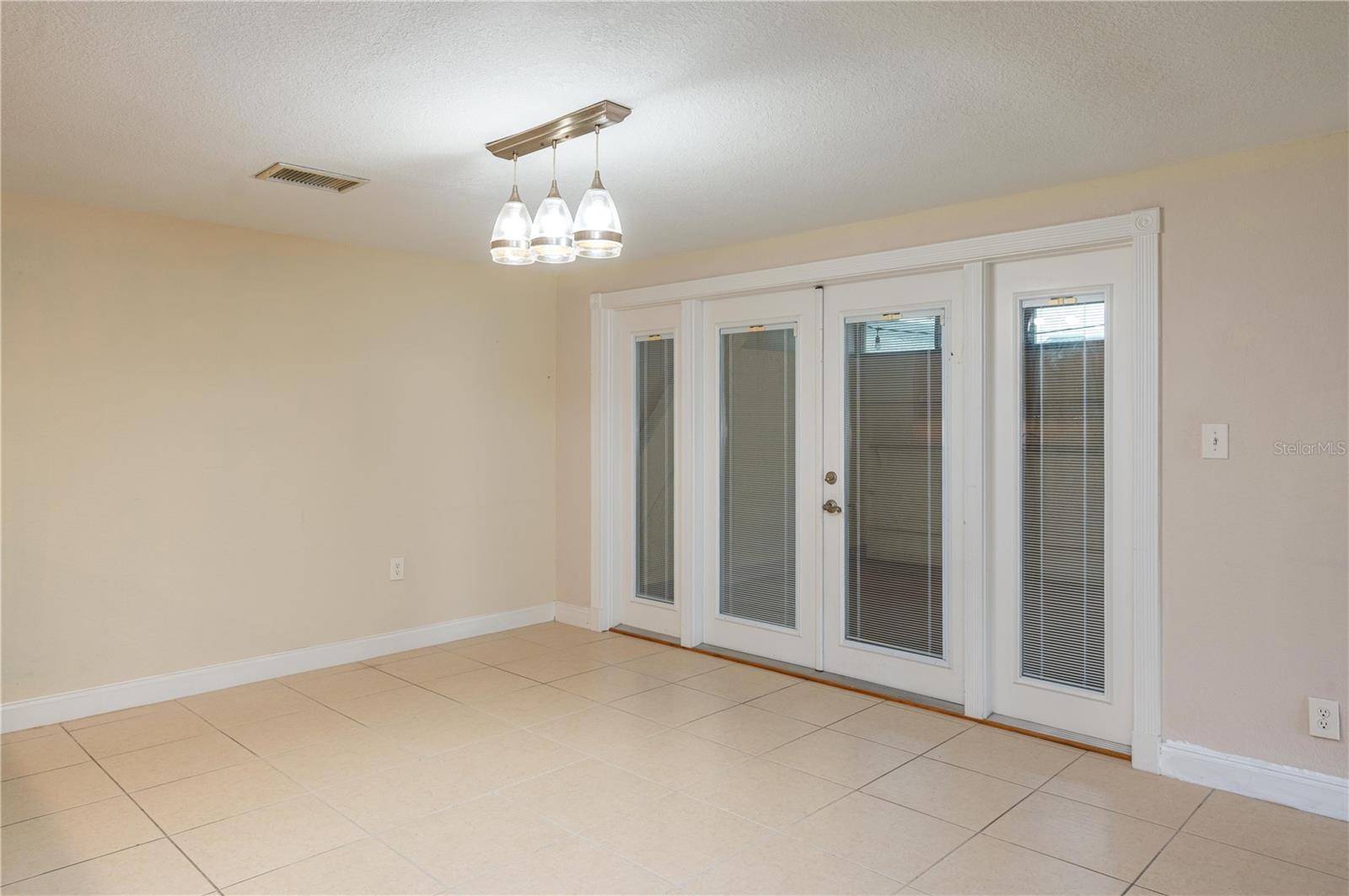 Image 11 of 44 For 2 Casarena Court