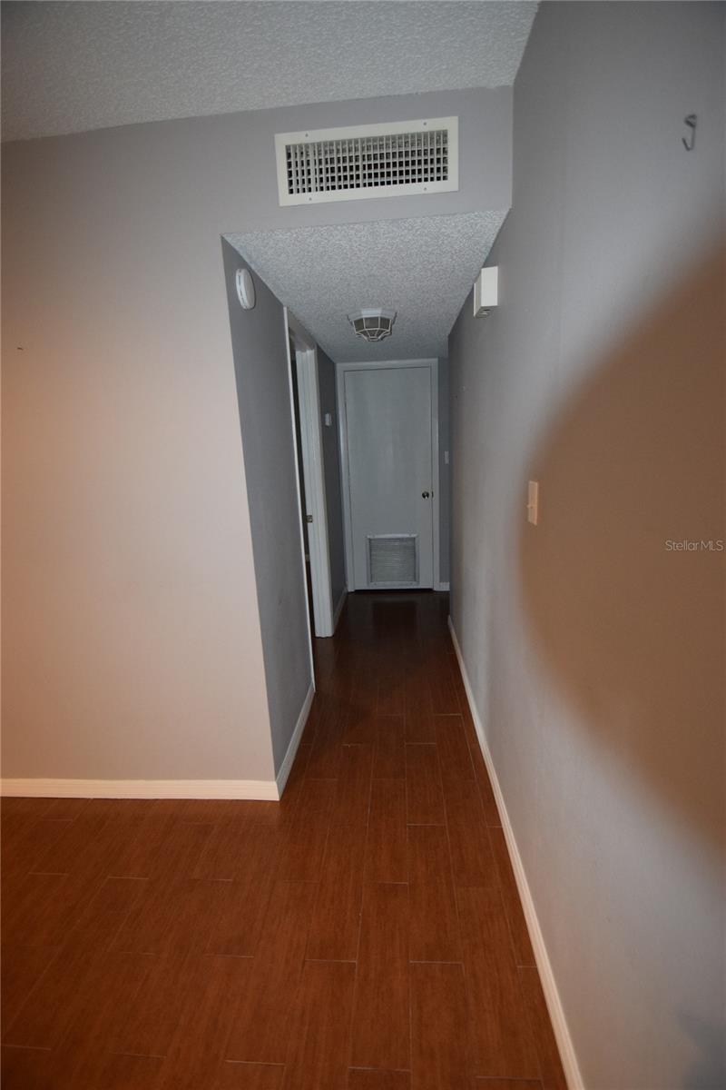 Image 6 of 10 For 1005 New York Avenue 9