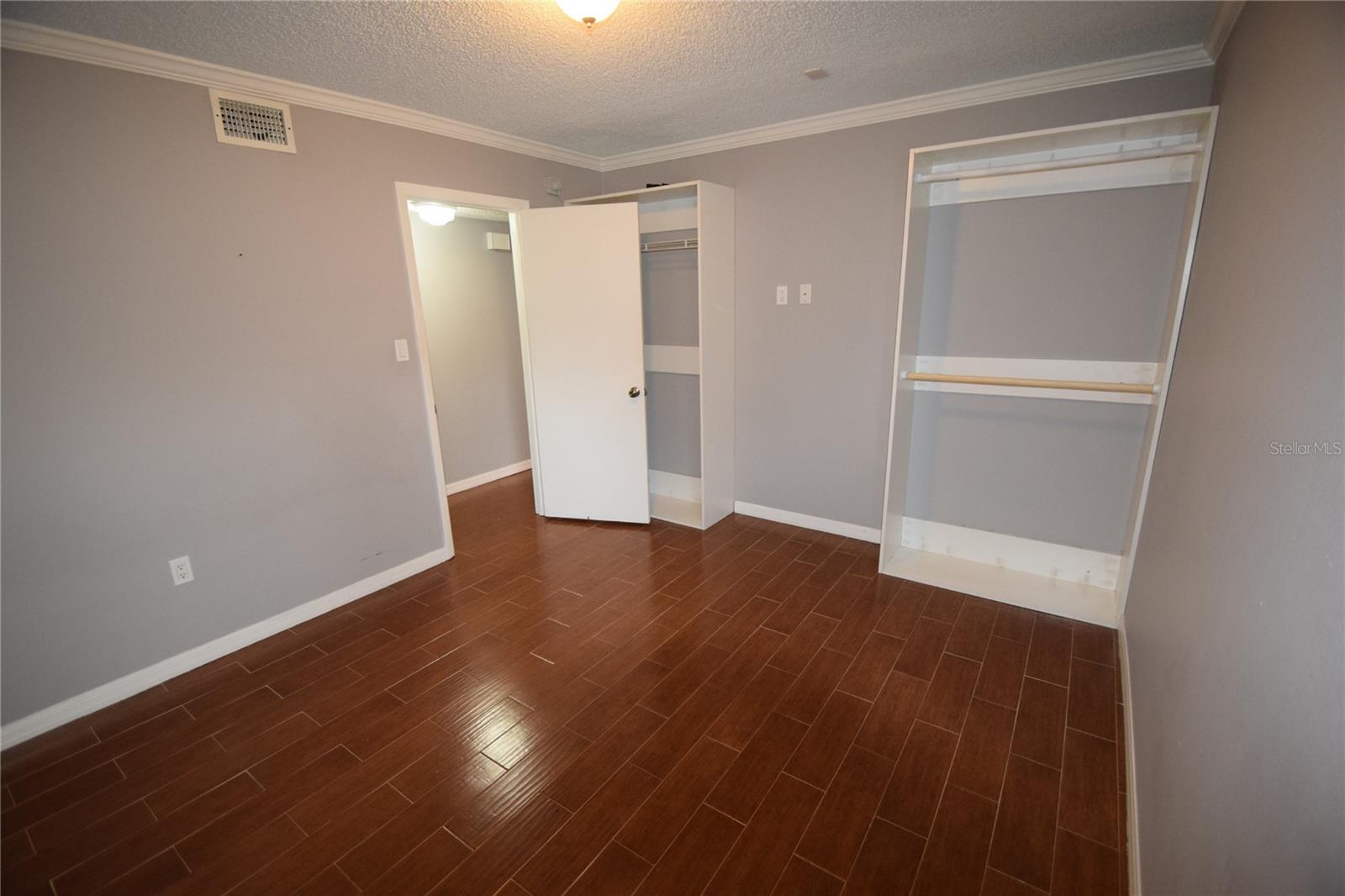 Image 8 of 10 For 1005 New York Avenue 9