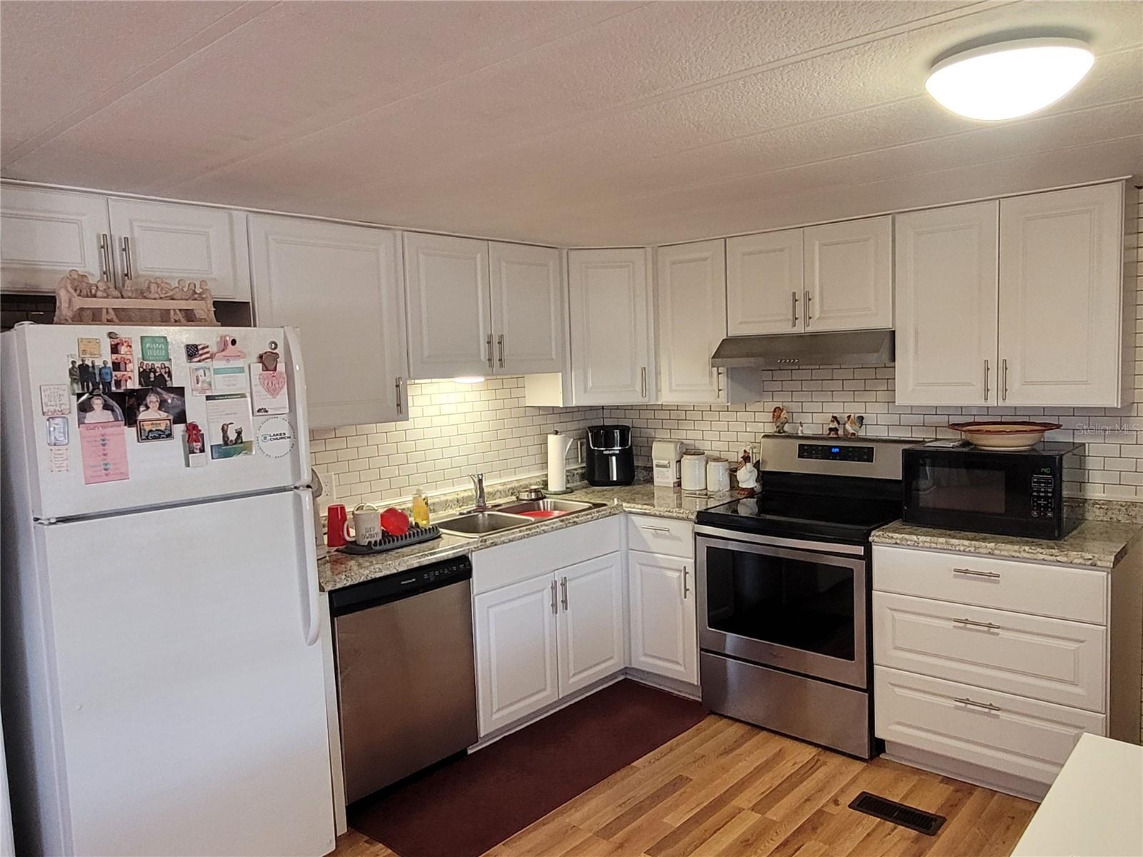 Image 9 of 32 For 3032 Heather Way