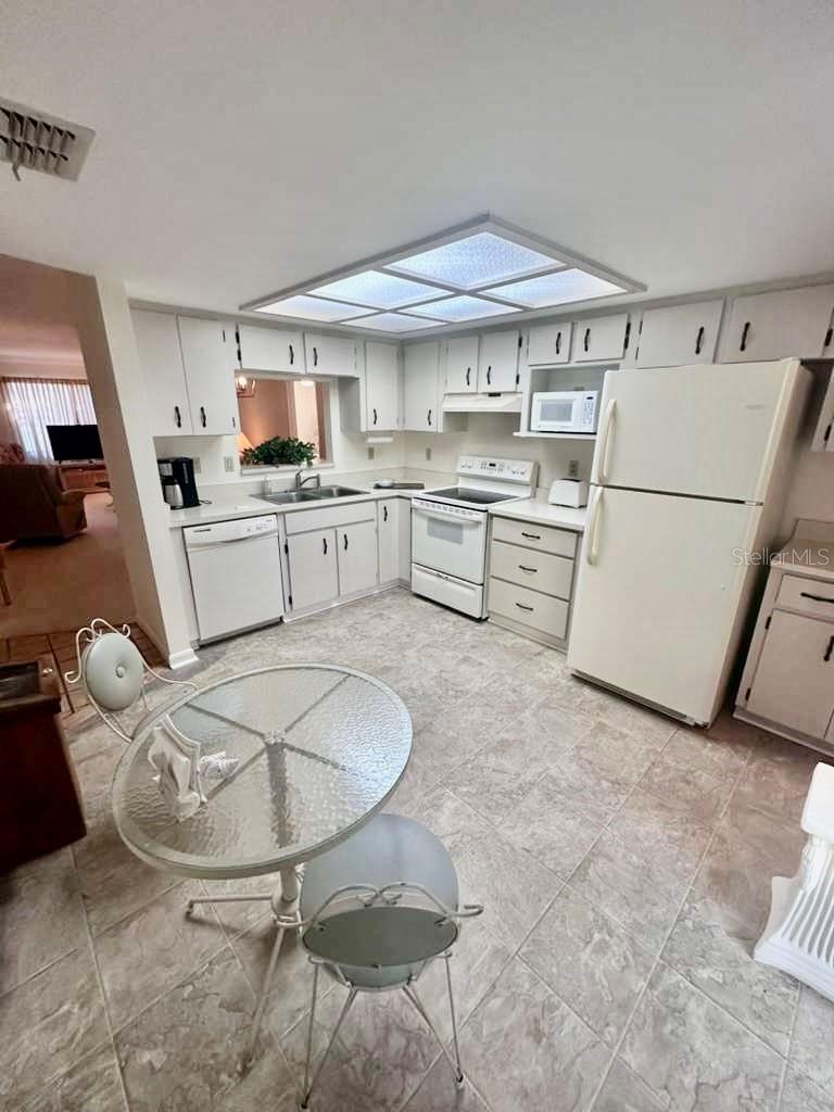 Image 5 of 14 For 4620 Lafayette Avenue