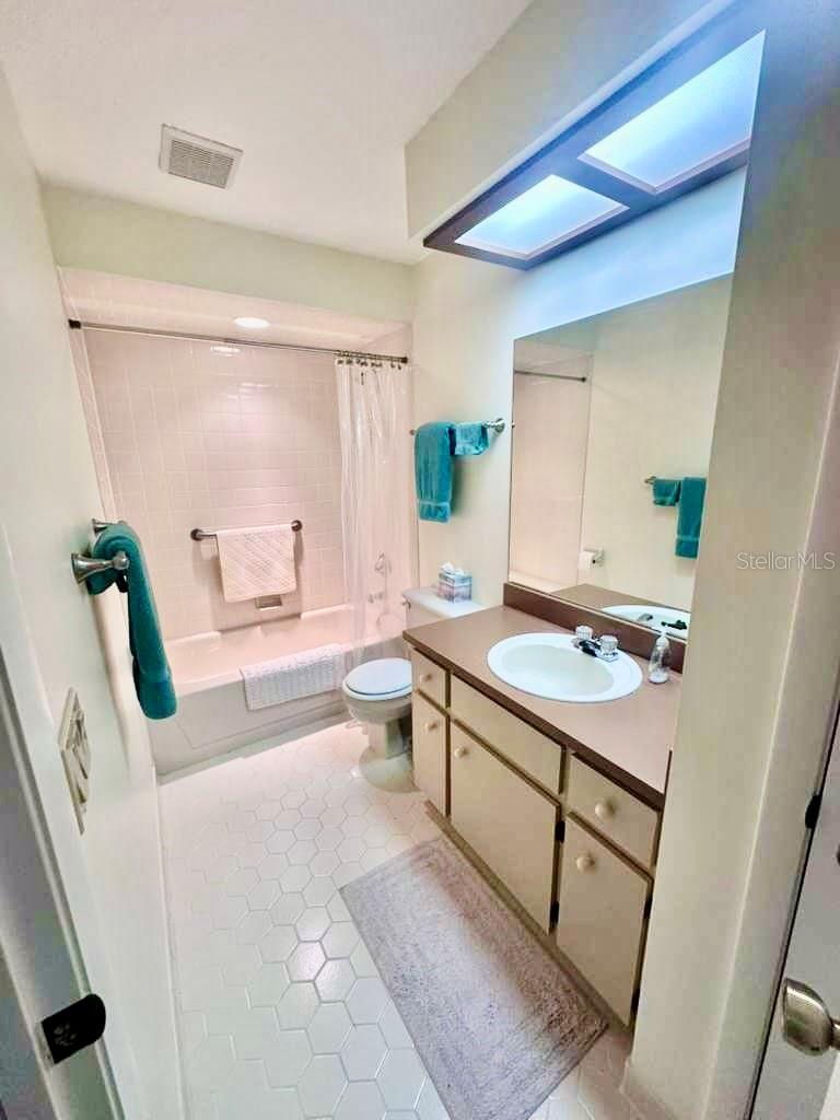 Image 8 of 14 For 4620 Lafayette Avenue