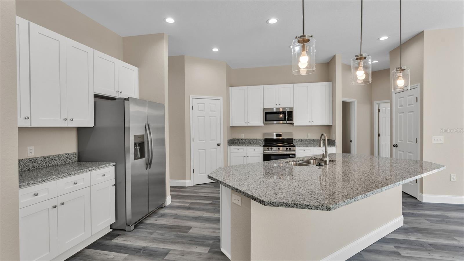 Image 13 of 27 For 6320 Woodhaven Drive